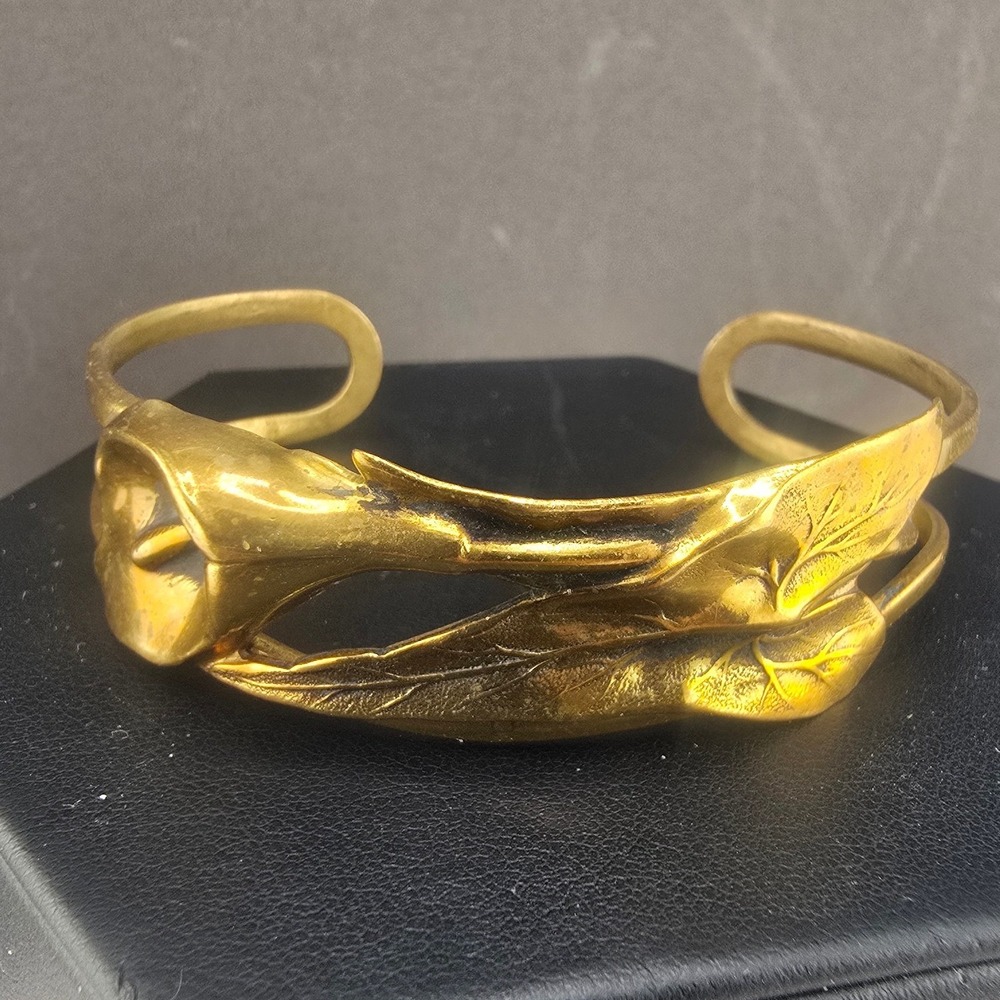 Vintage Estate Cuff Bracelet Gold Tone Calla Lily Floral Leaf Botanical 6.25